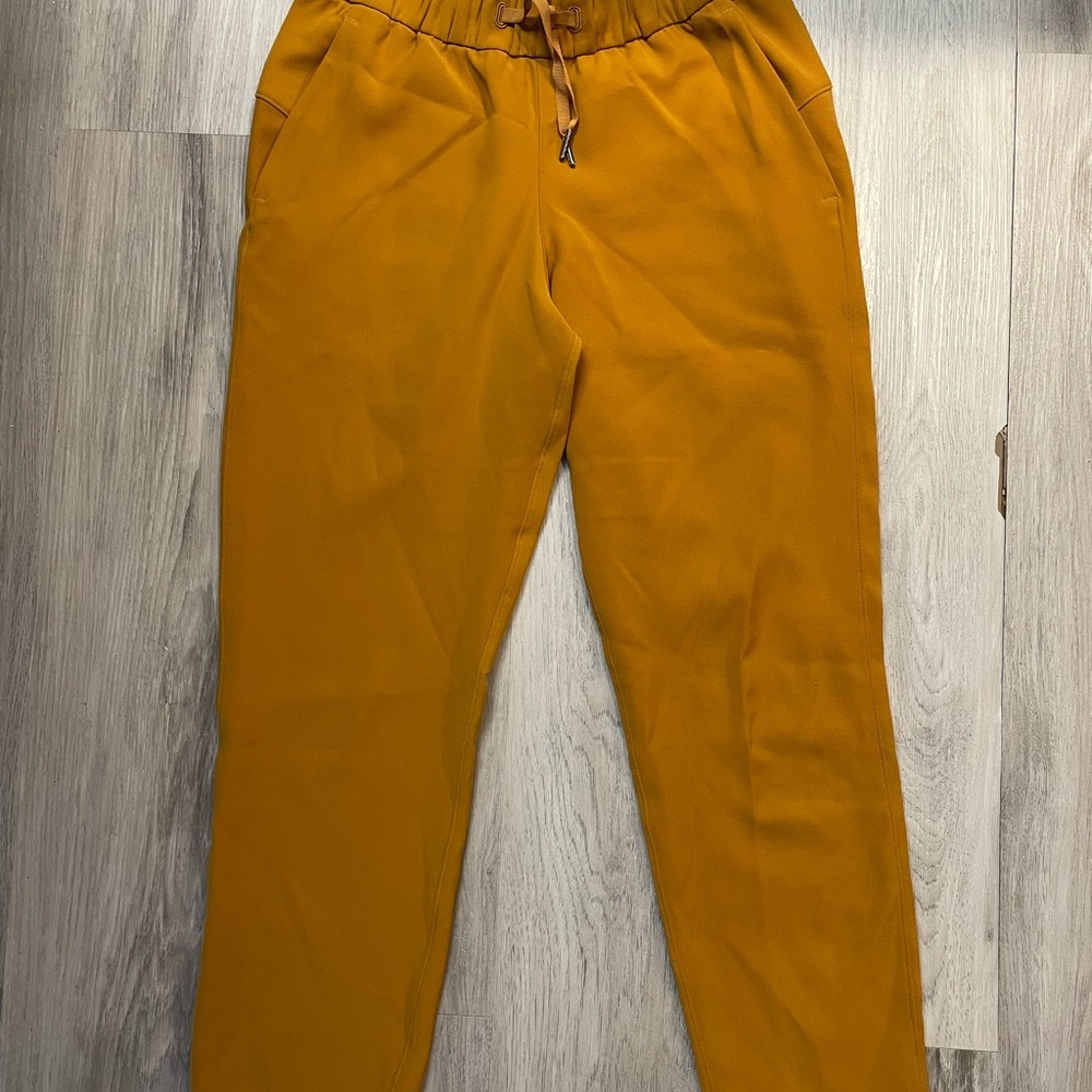 Lululemon athletica straight leg joggers